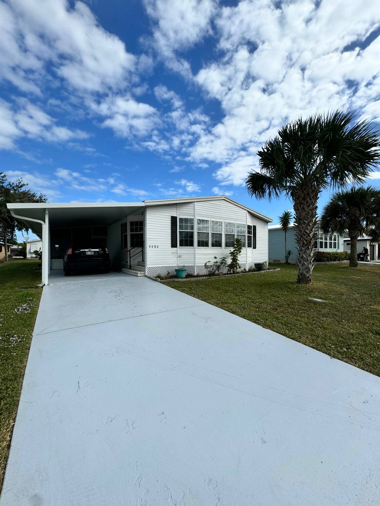 Beautiful 2 bedroom 2 bath home in the very desirable 55 community of Spanish Lakes Fairways.