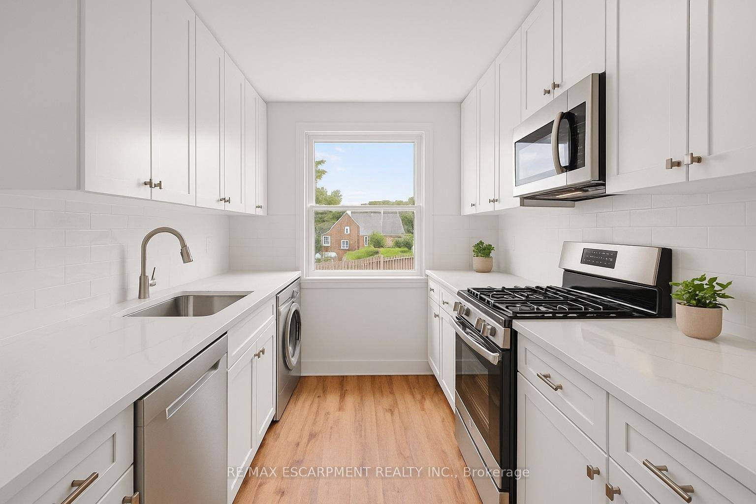 Newly Renovated 1 Bedroom Suites at 232 Elm Street, St.