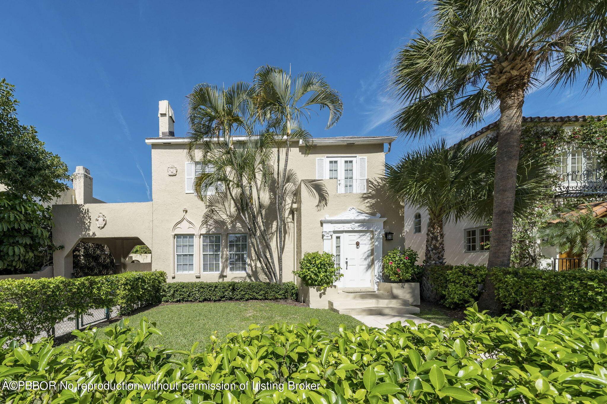 Wonderful, 1920's classic Palm Beach style home located in the highly desirable 'Sea Streets' with deeded beach access !