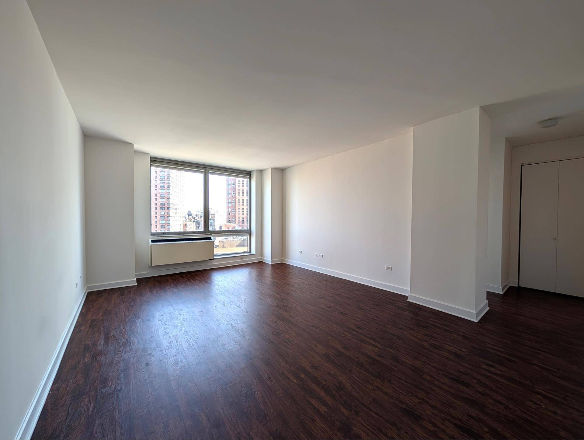 Bright 2 bedrooms, 2 bathrooms apartment at the coveted Grand Millennium condominium.