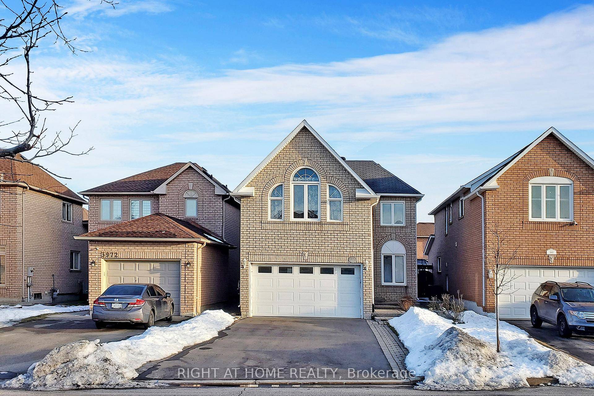 Bright And Spacious 3 2 br and 3 1 washroom Home Located In Family Friendly Lisgar Neighborhood.