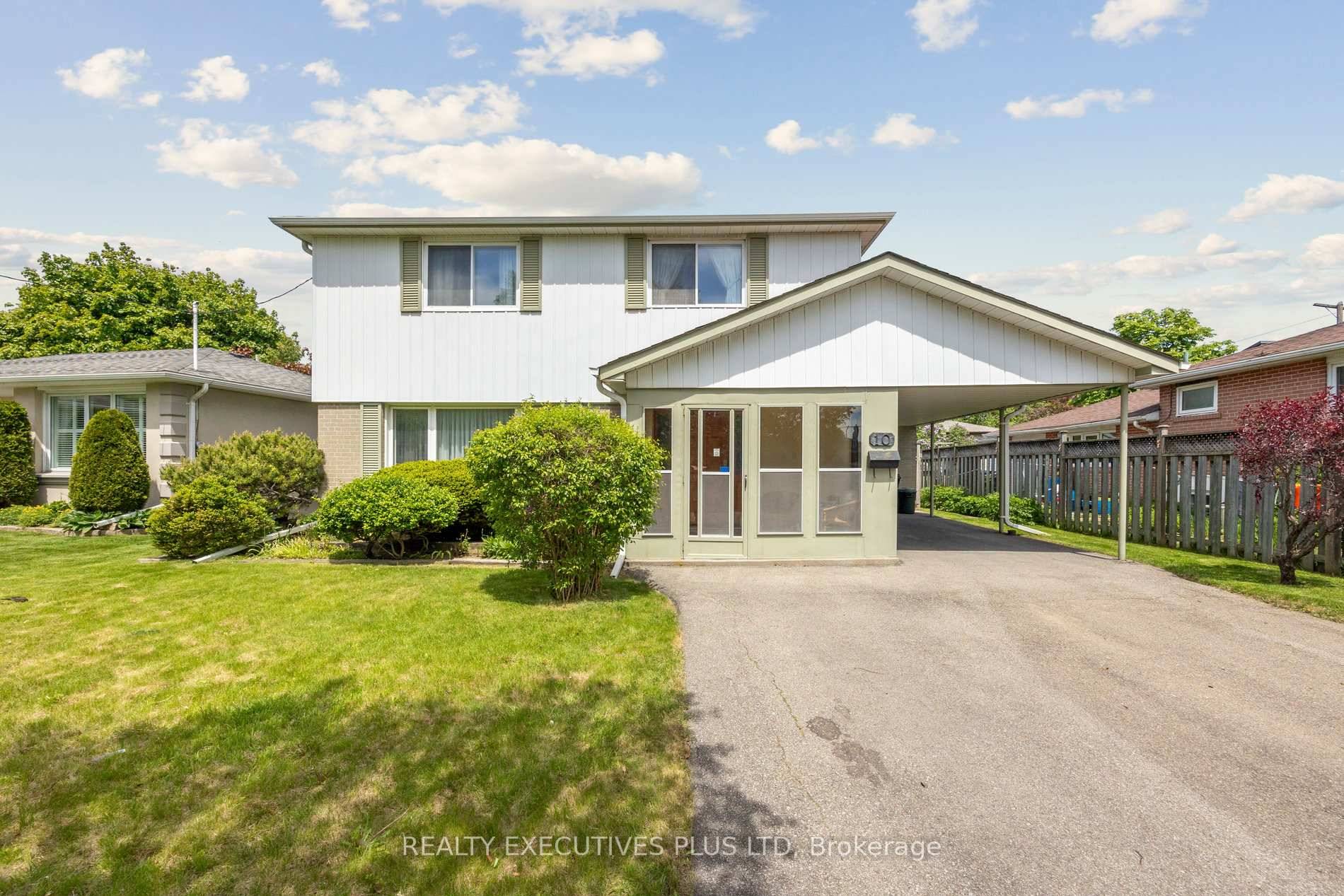 This well loved 4 Bedroom 2 Storey home has a really neat addition, giving it a huge eat in Kitchen.