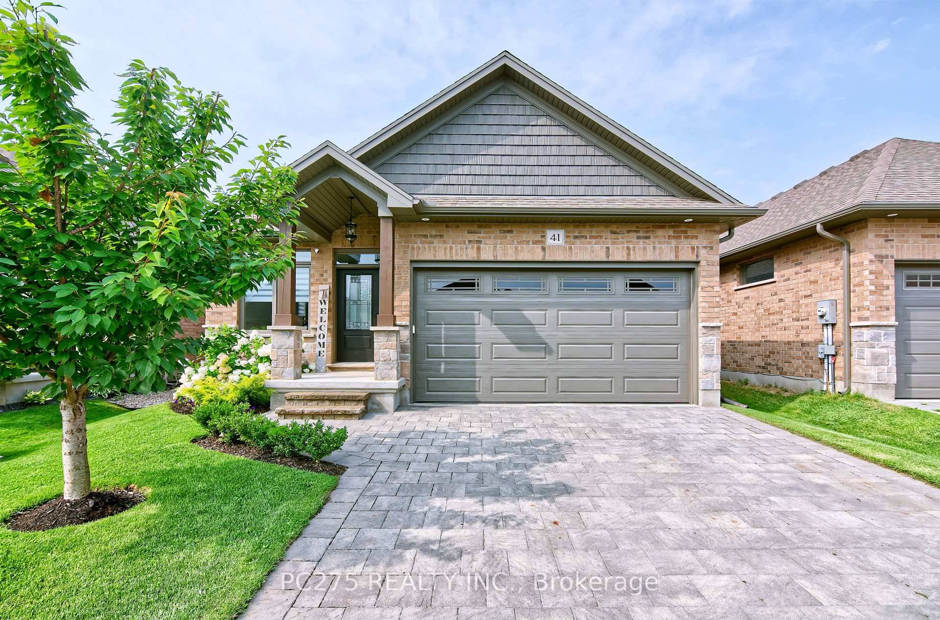 If you're looking for a beautiful bungalow condo with a two car garage and love to golf, this is the perfect opportunity for you !