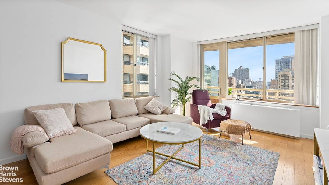 Well proportioned One Bedroom with stunning southern sun, light and views of the Chrysler Building and city including the East River boasting a private balcony.