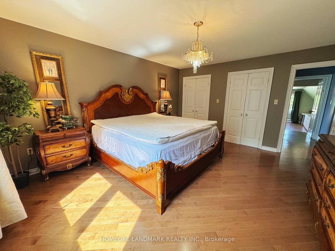 Fully Furnished Luxury Home for Lease 2415 Jarvis Street, Mississauga 2nd Floor South Facing Bedroom with Private 2 Piece BathroomWelcome to this beautifully maintained residence in one of Mississaugas most ...