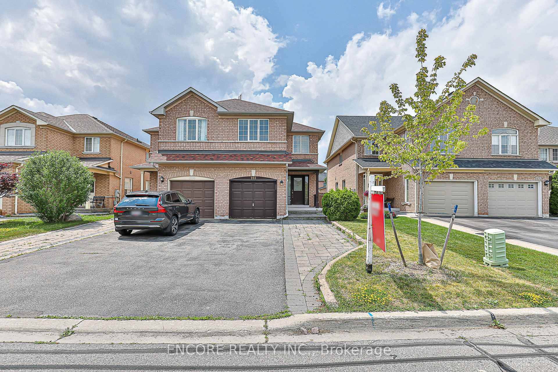 Welcome to 252 Forest Run Blvd, a stunning family home nestled on a premium 124 ft deep lot in the prestigious Patterson community !