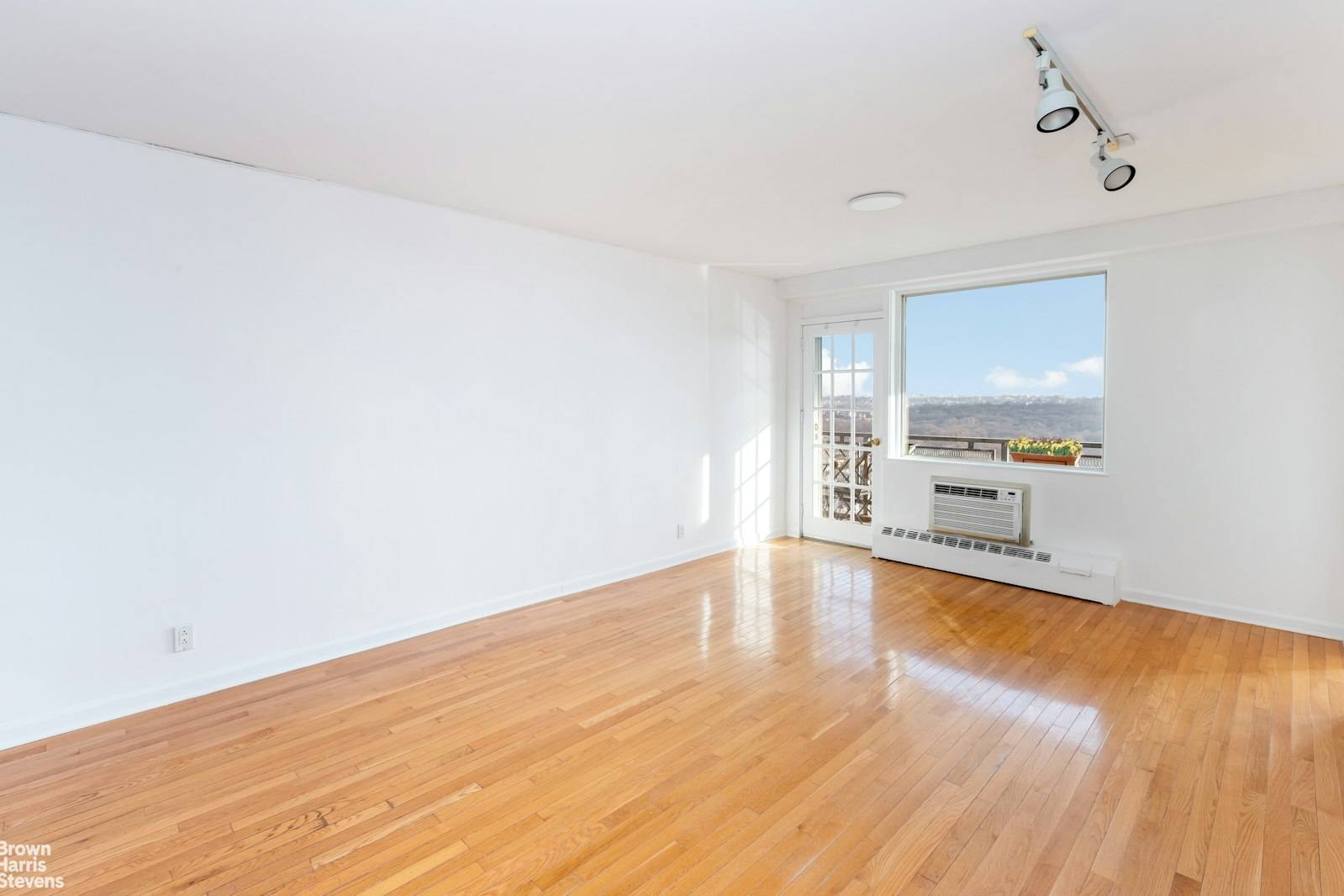 Welcome to your sunny, high floor 2 bedroom 1 bath with terrace in full service Skyview on the Hudson.