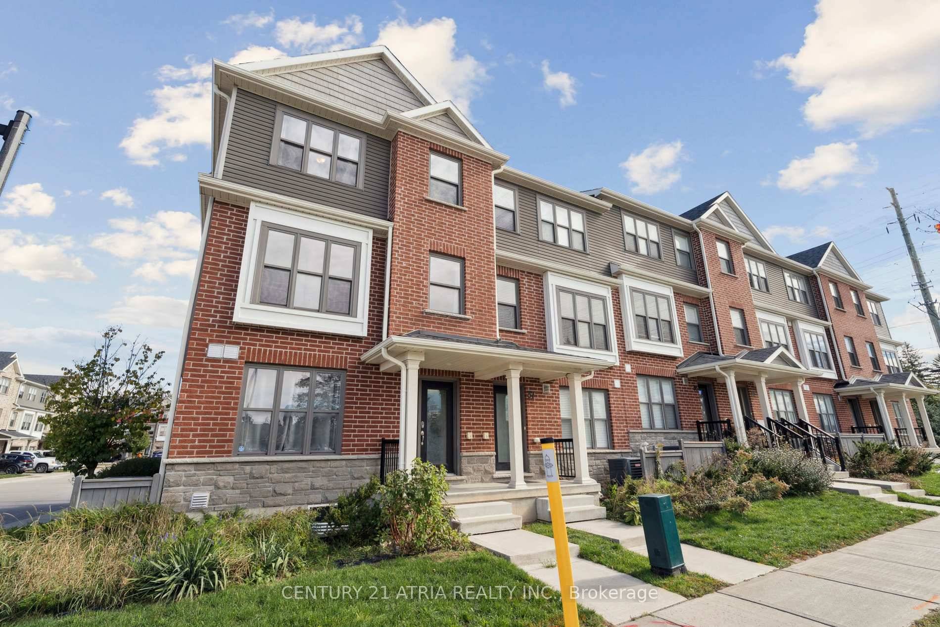 Bright amp ; Spacious 1, 920 sqft End Unit Townhome in Painswick North !