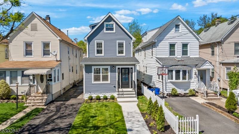 Beautifully Renovated 3BD 2.