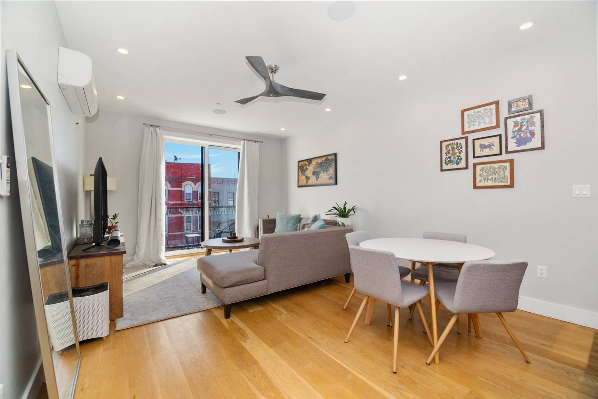 Unwind in this modern, luxurious 2 bedroom, 2 bathroom oasis nestled in the heart of Bushwick.