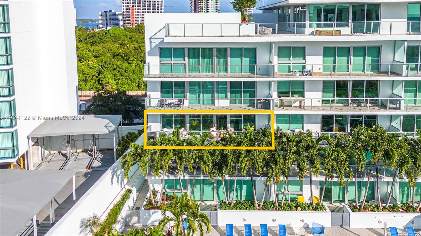 This is the ONLY UNIT OVER 1, 000 SF, UNDER 640, 000 at Le Parc Brickell, featuring a versatile Den that can be converted into a 3rd bdrm.