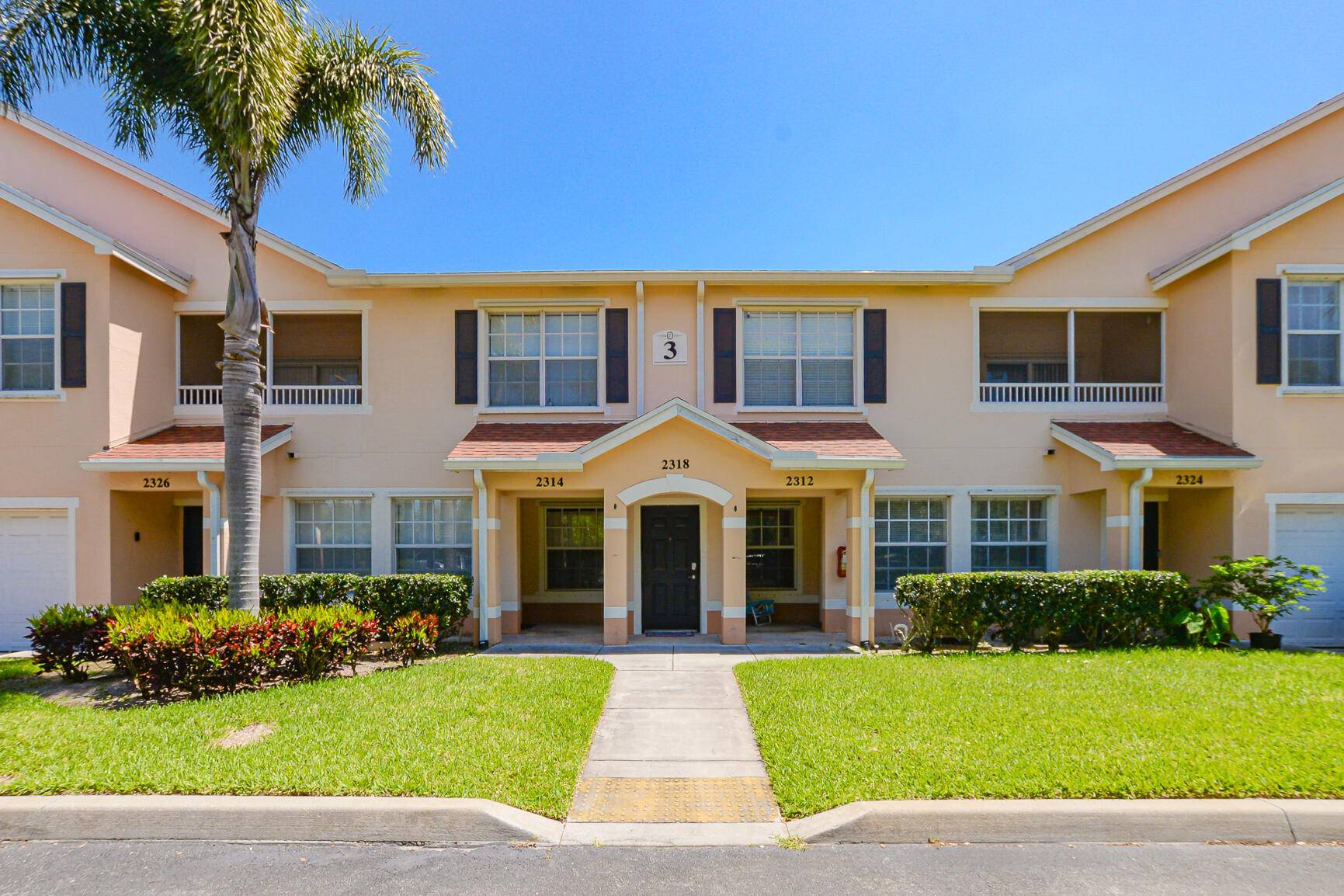 Turnkey 2 Bedroom Condo with Pond View Fully Furnished !