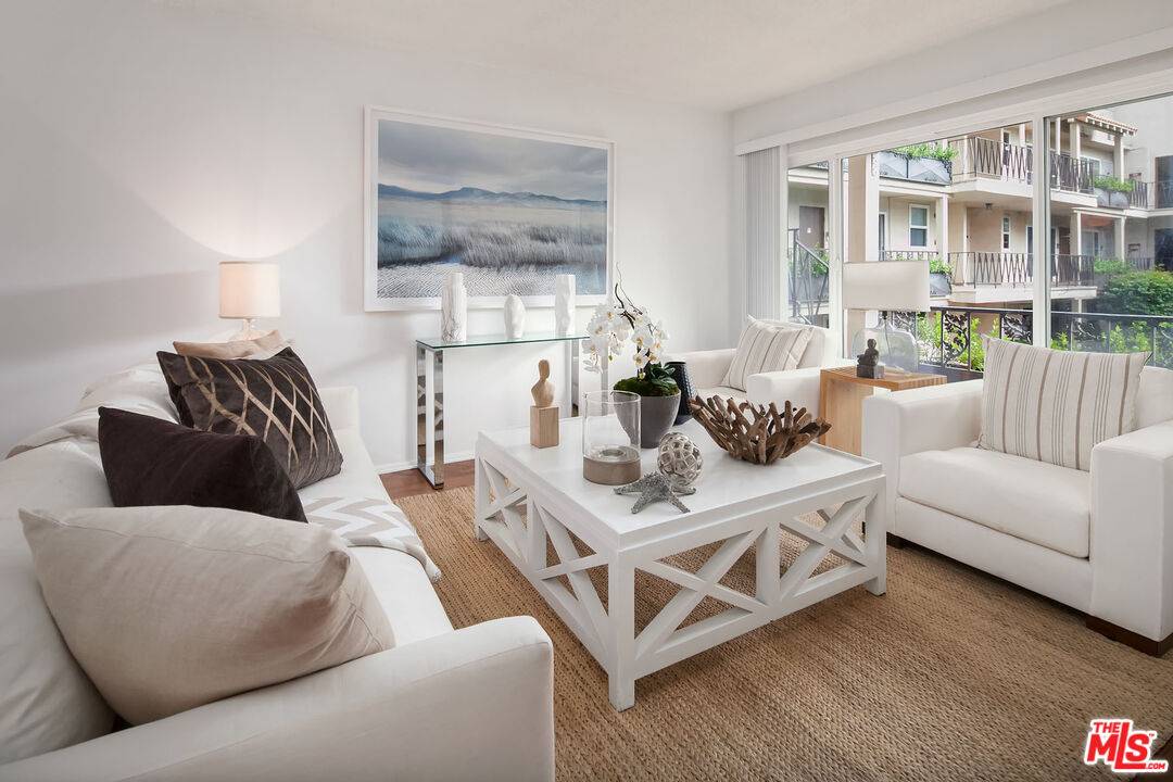 11670  W Sunset Blvd 2.0 Brentwood LA