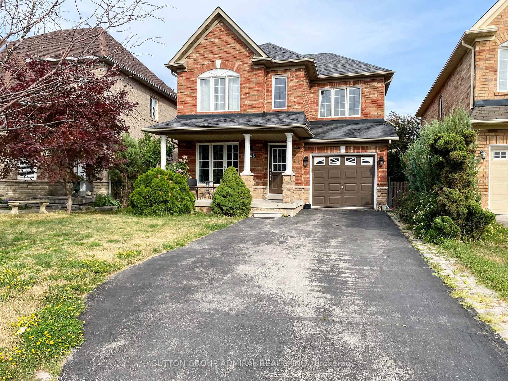Bright carpet free 4 1 bed amp ; 4 bath home in a sought after area of Westmount !
