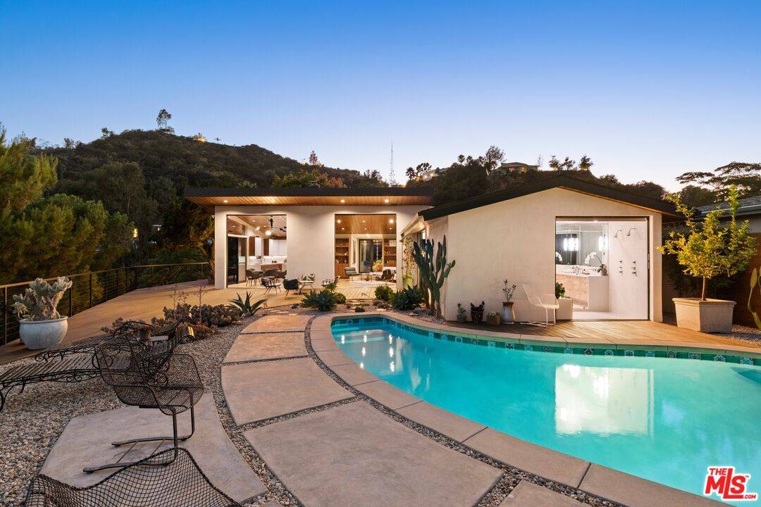 2652   Byron Pl 3BR Hollywood Hills East La