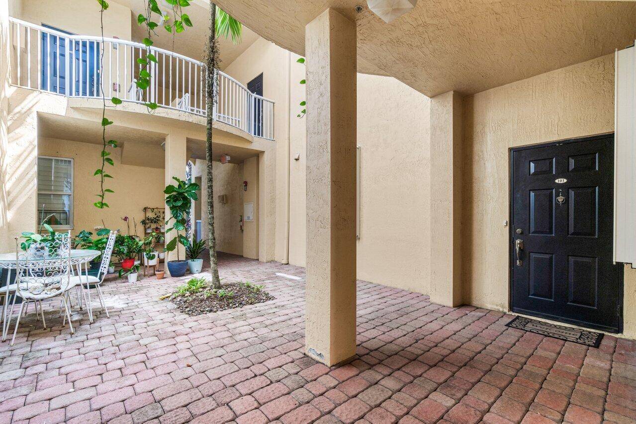 Stunning 3 bedroom and 2 bath corner unit.
