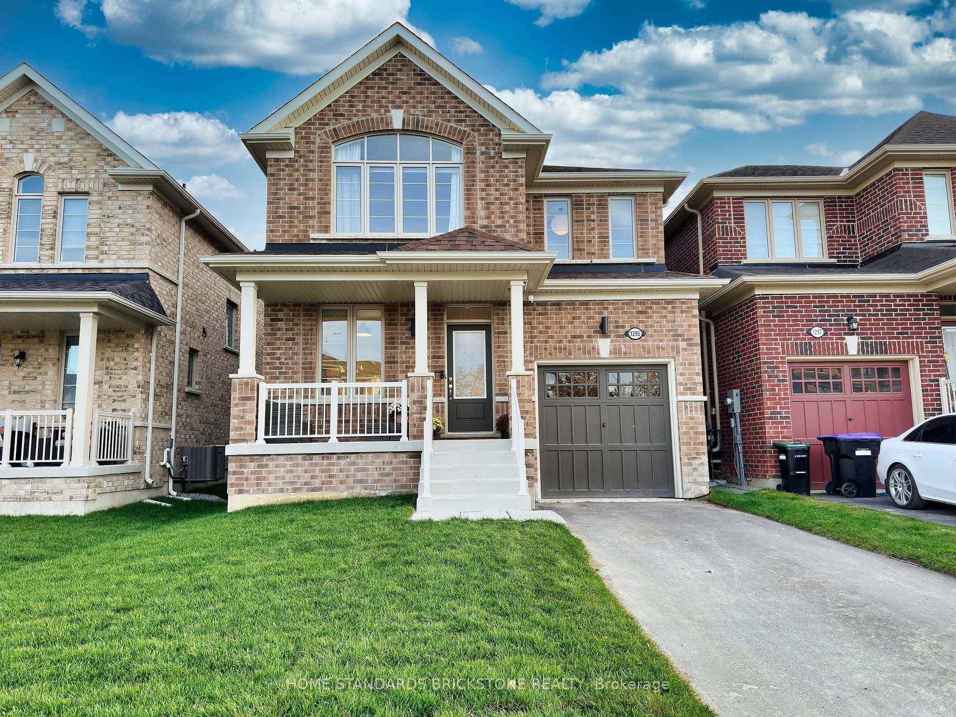 Must see a Brand New Home Occupied By 1st Owners for over a year !