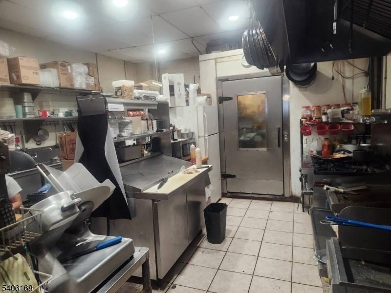 An exciting opportunity to own a well established pizzeria with a loyal customer base.