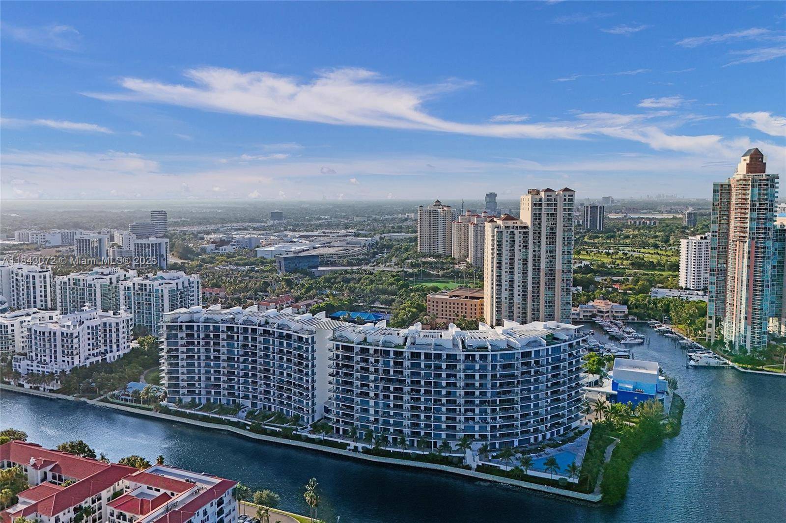 AMAZING LUXURY WATERFRONT RESIDENCE WITH PRIVATE ELEVATOR !