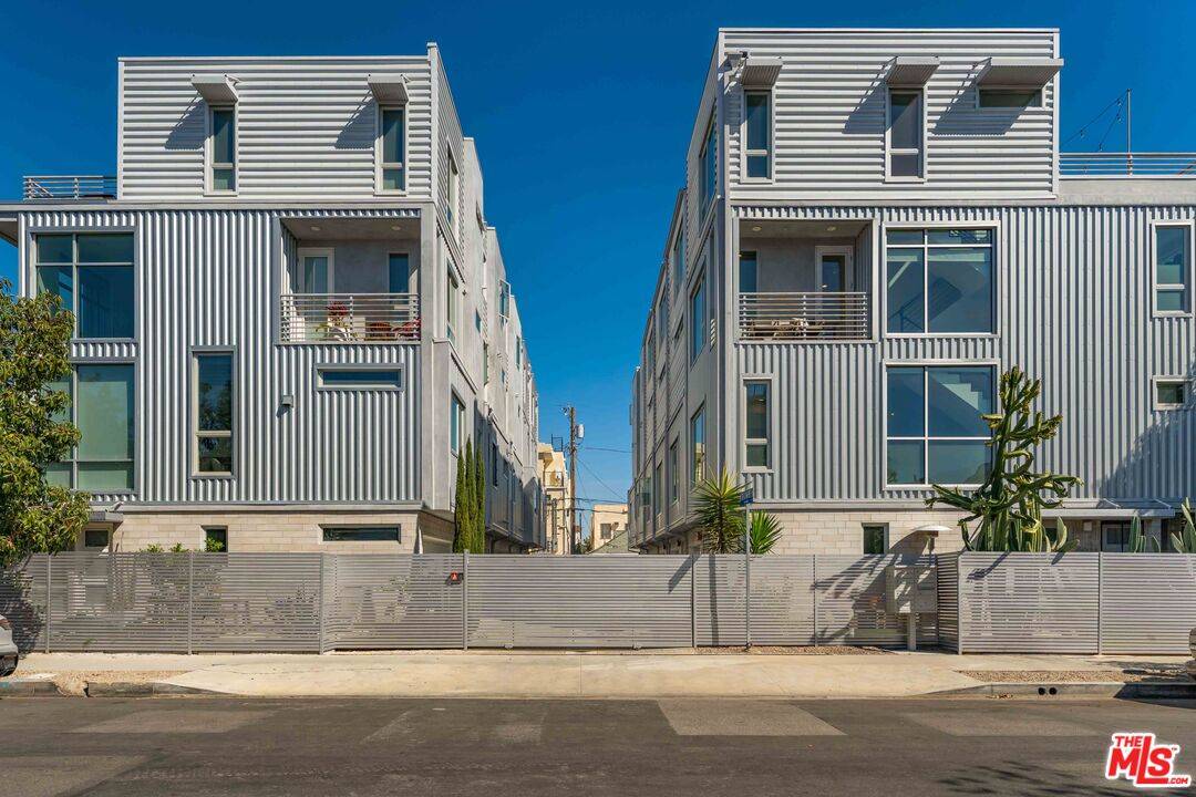 6024 W Beachwood Ln 2BR Hollywood La