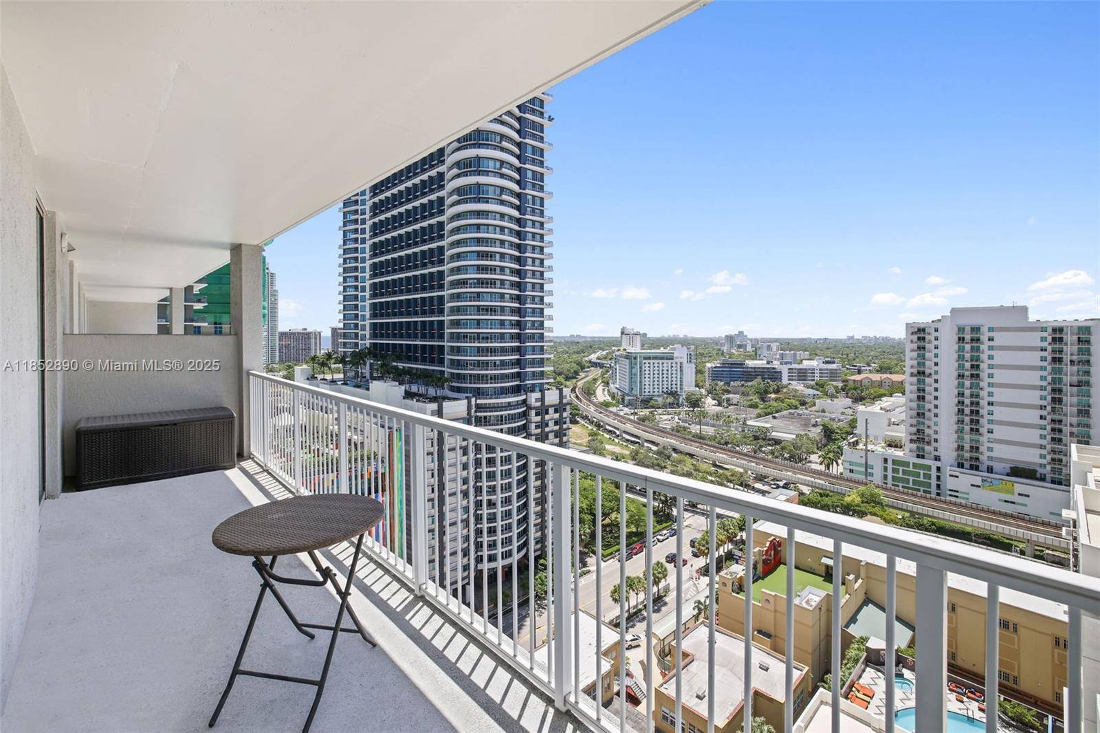 Urban Chic Meets Brickell Lifestyle Imagine coming home to panoramic skyline views on S Miami Avenue, where the energy of Brickell is just an elevator ride away.