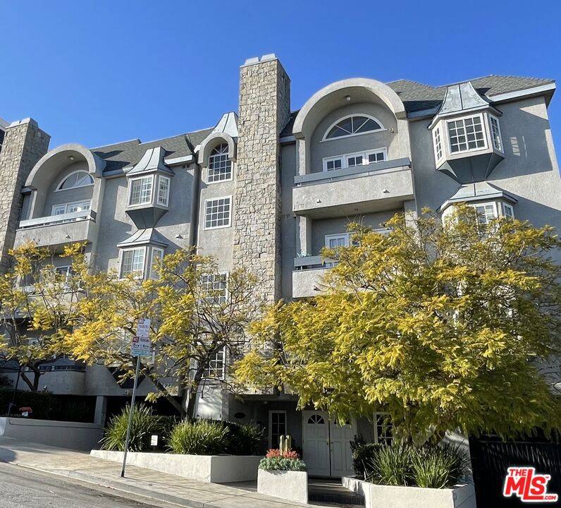 10627   Ashton Ave 2BR Westwood La