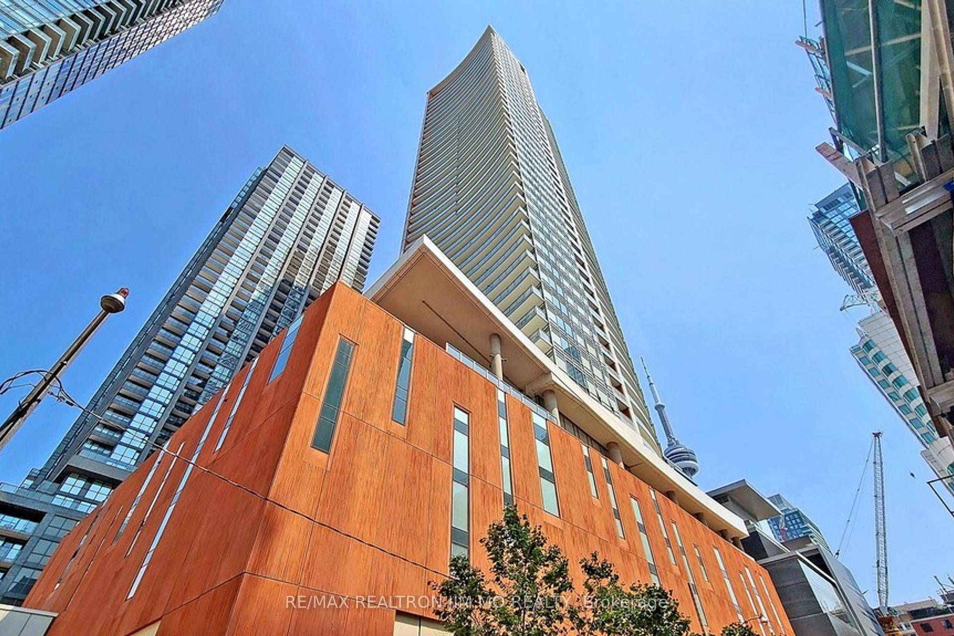 1 Den, Den Can Be An Office, Modern Kitchen, Laminate Floor, The Epic Centre Of Art amp ; Entertainment !