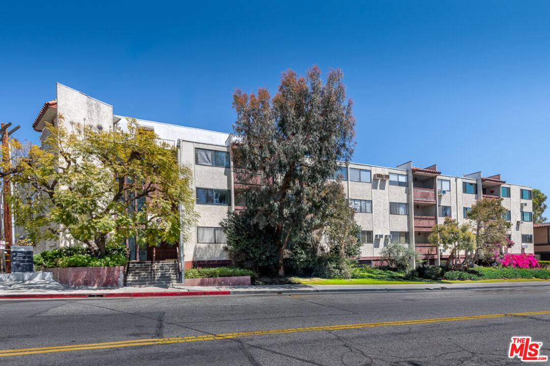 530 S Barrington Ave 2.0 Brentwood LA