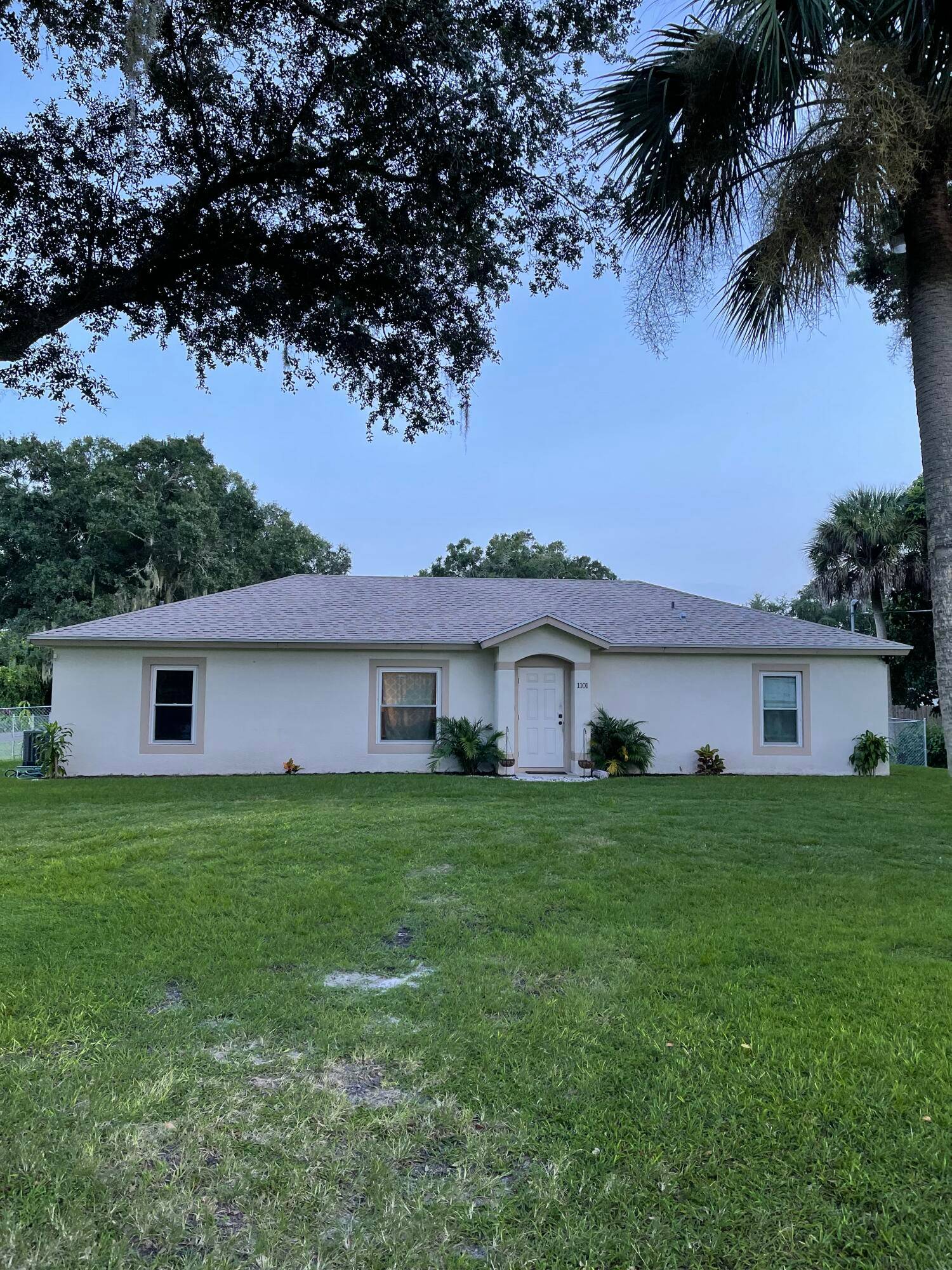 THIS 3 BD 2BA HOME IS PERFECTLY LOCATED WITHIN THE CITY LIMITS ON A DESIRABLE CORNER LOT.