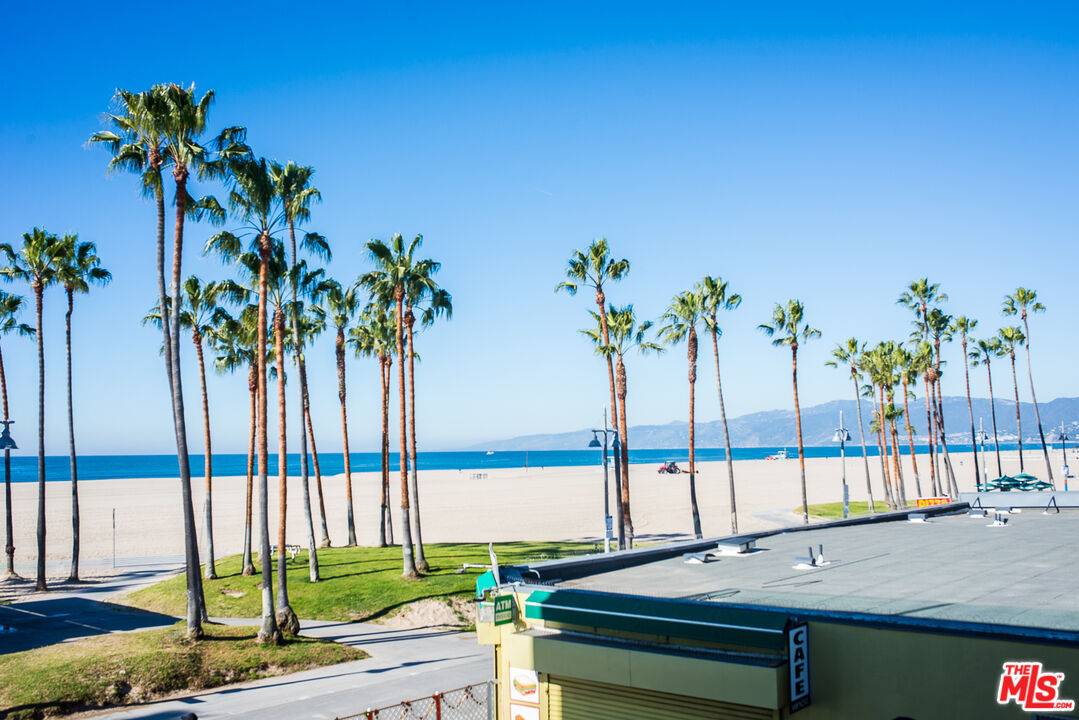 8   Brooks Ave 1BR Marina Del Rey La