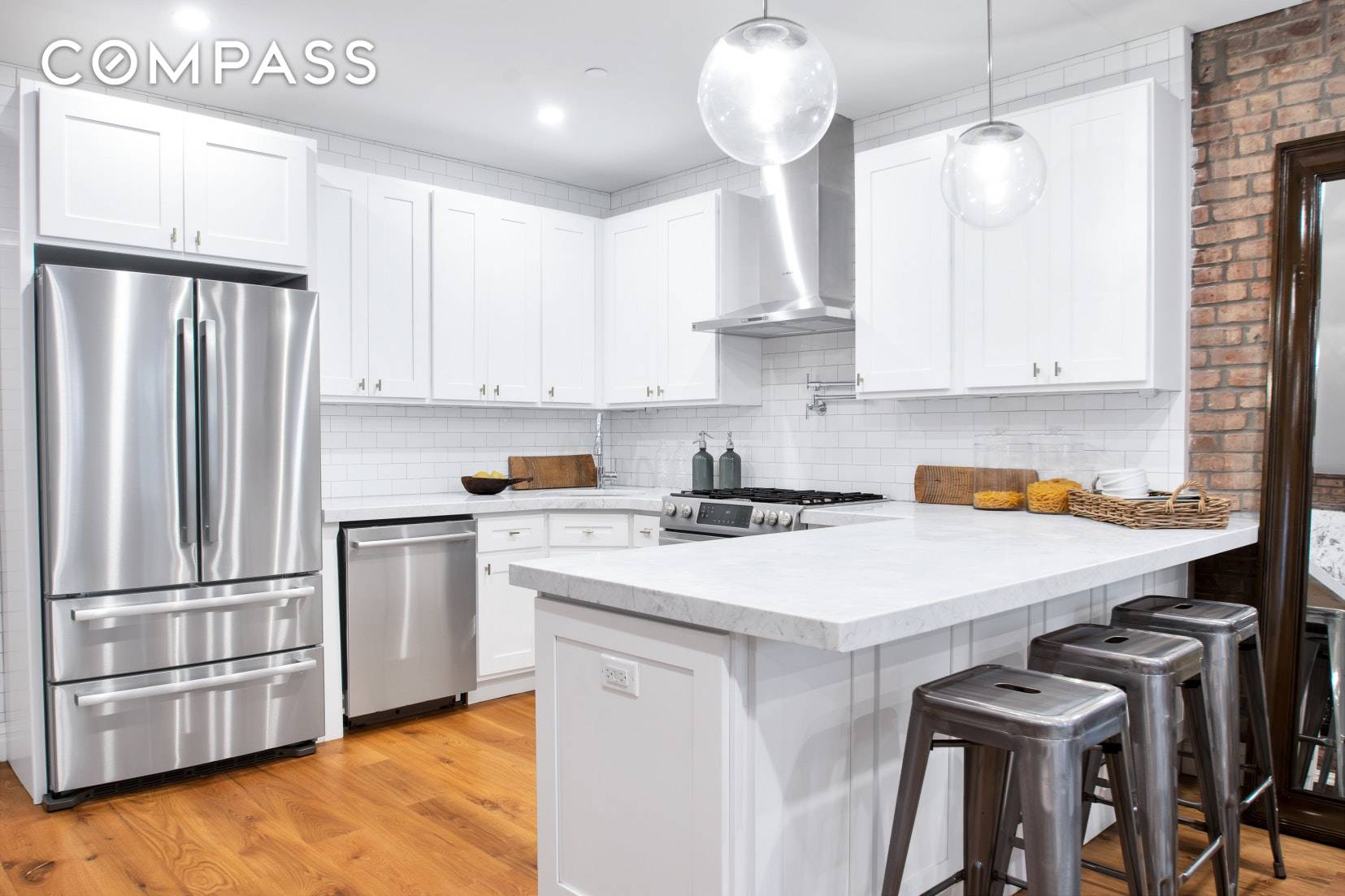 CARROLL GARDENS 2 Bedroom Plus, GARDEN DUPLEX w Private Outdoor Space Available Welcome to 154 Nelson Street.
