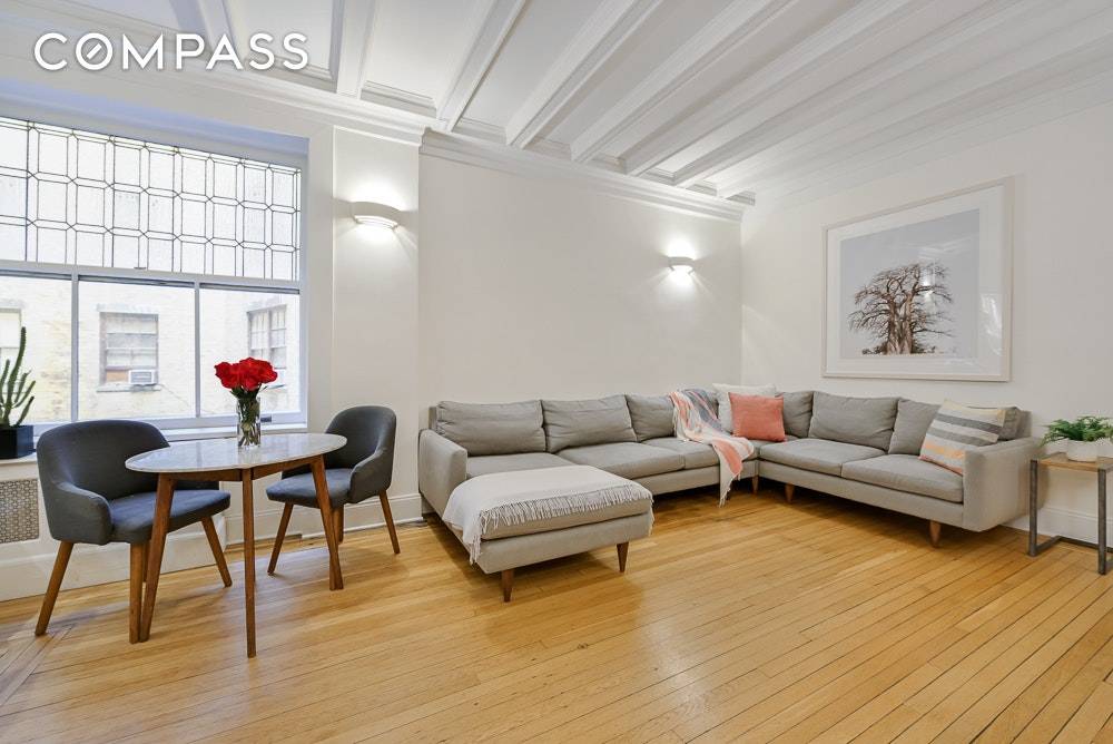 Value amp ; low maintenance on Riverside Drive !