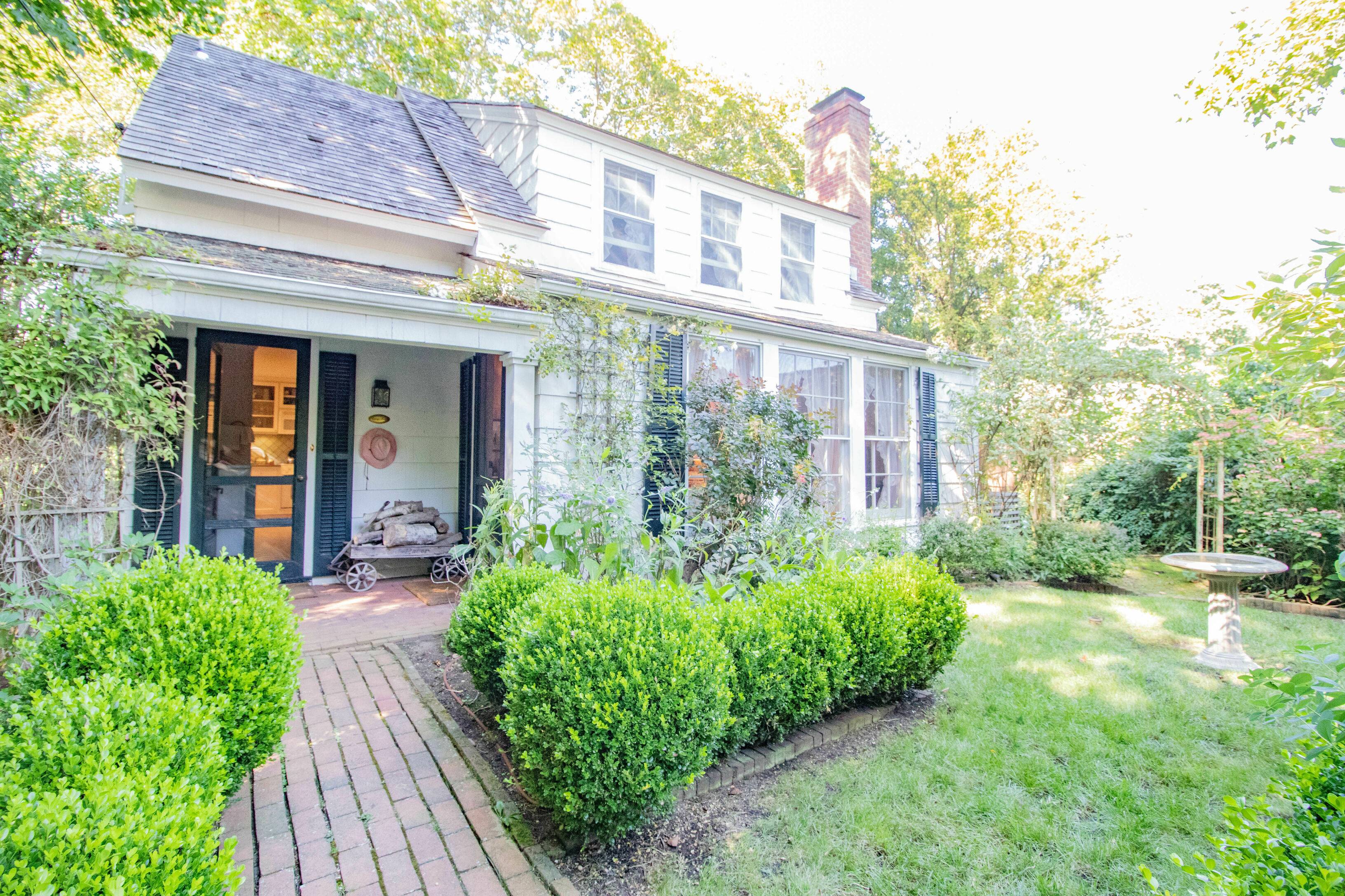 Southampton Village Carriage House With Pool