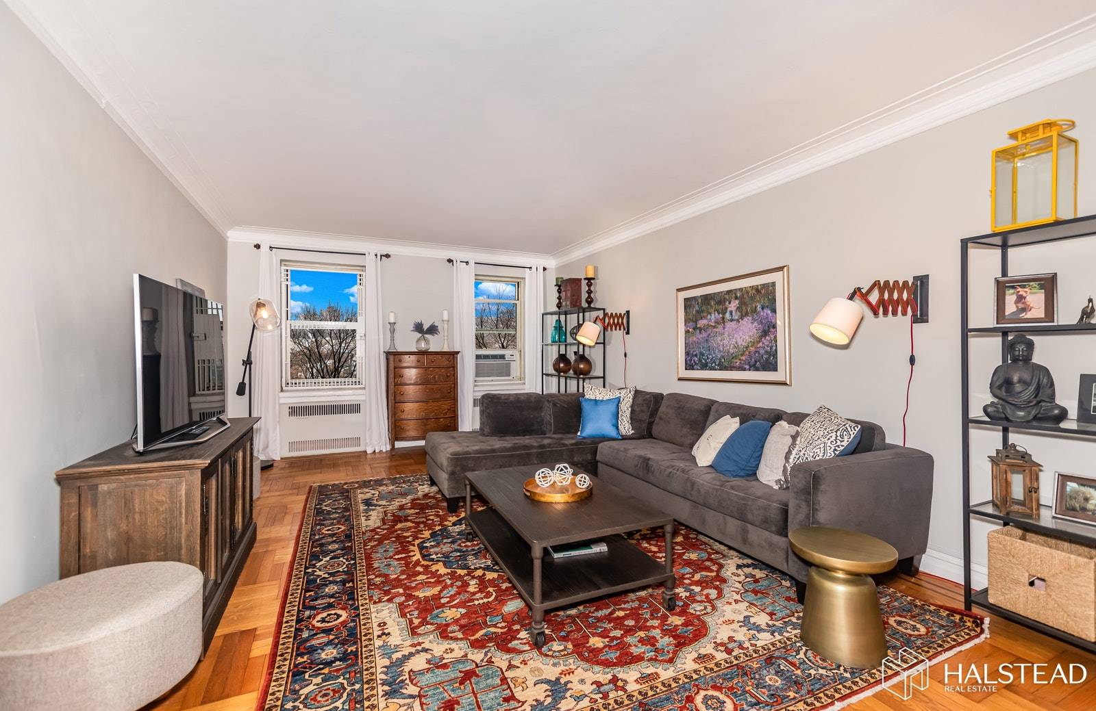 Wide open city views from this sprawling renovated Two Bedrooms Two Bath apartment in Hudson Heights.