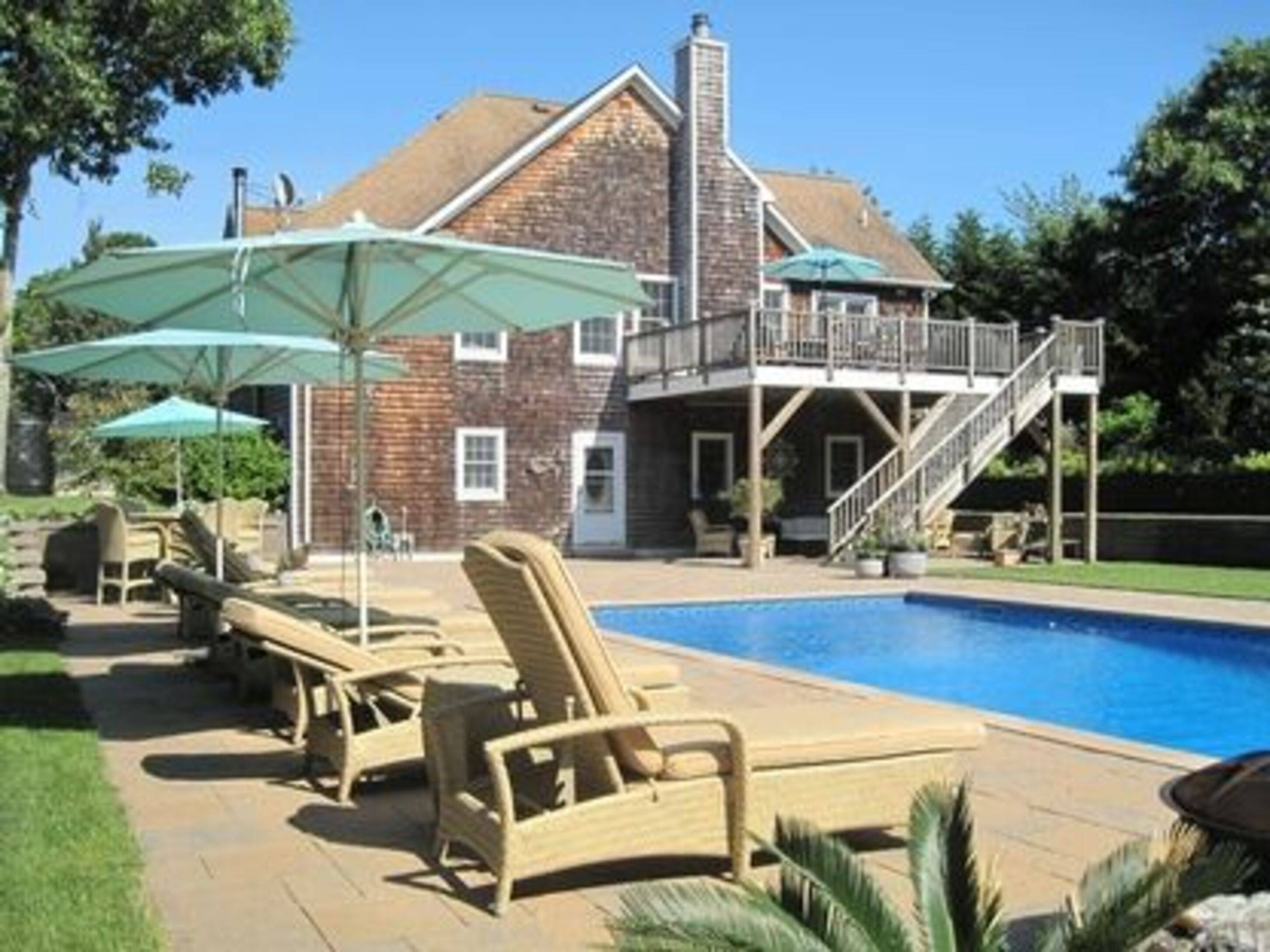 Beautiful Backyard Southampton Traditional 4 Br 3 1/2 Bath Pool