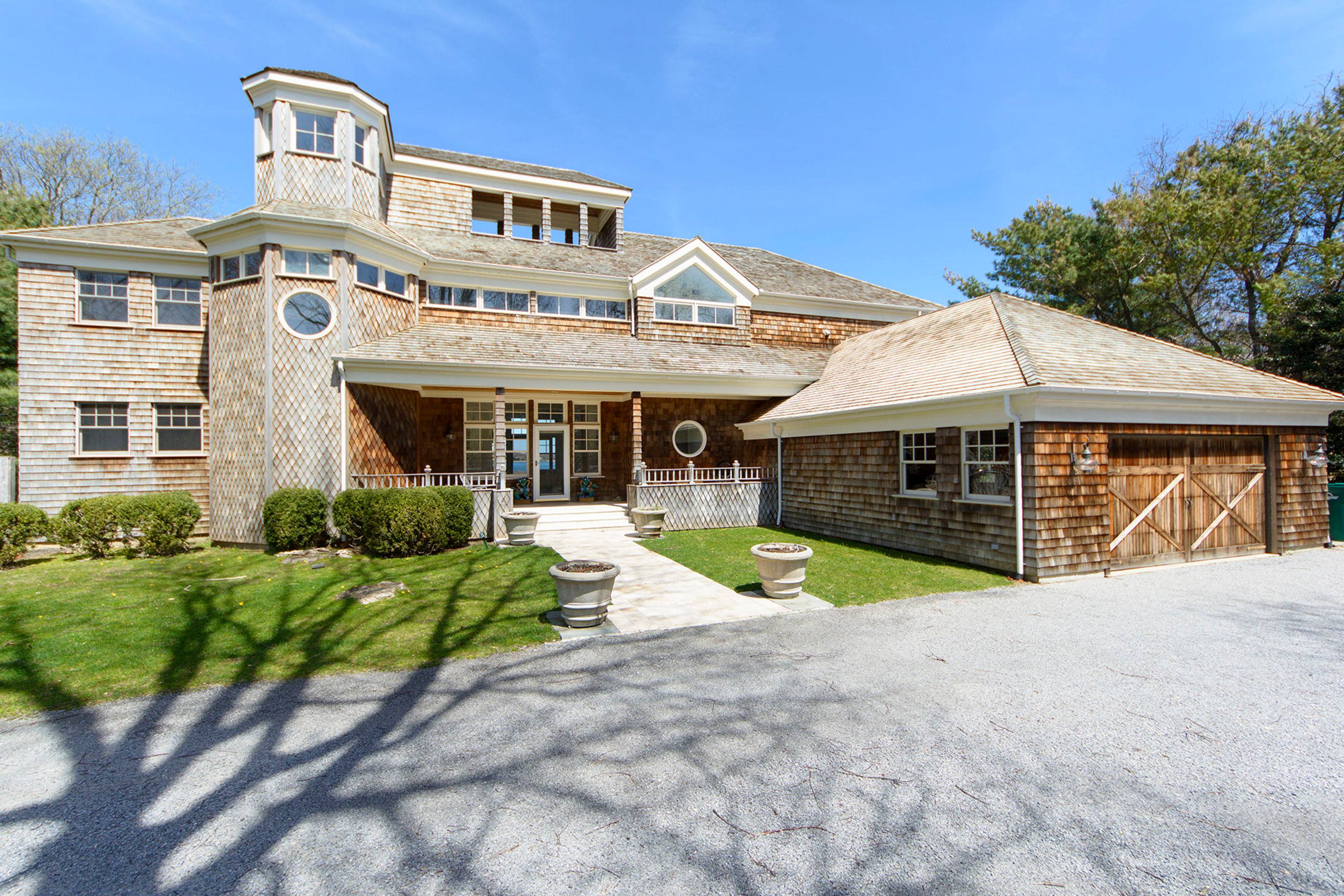 Waterfront Sag Harbor 5000sqFt  Property