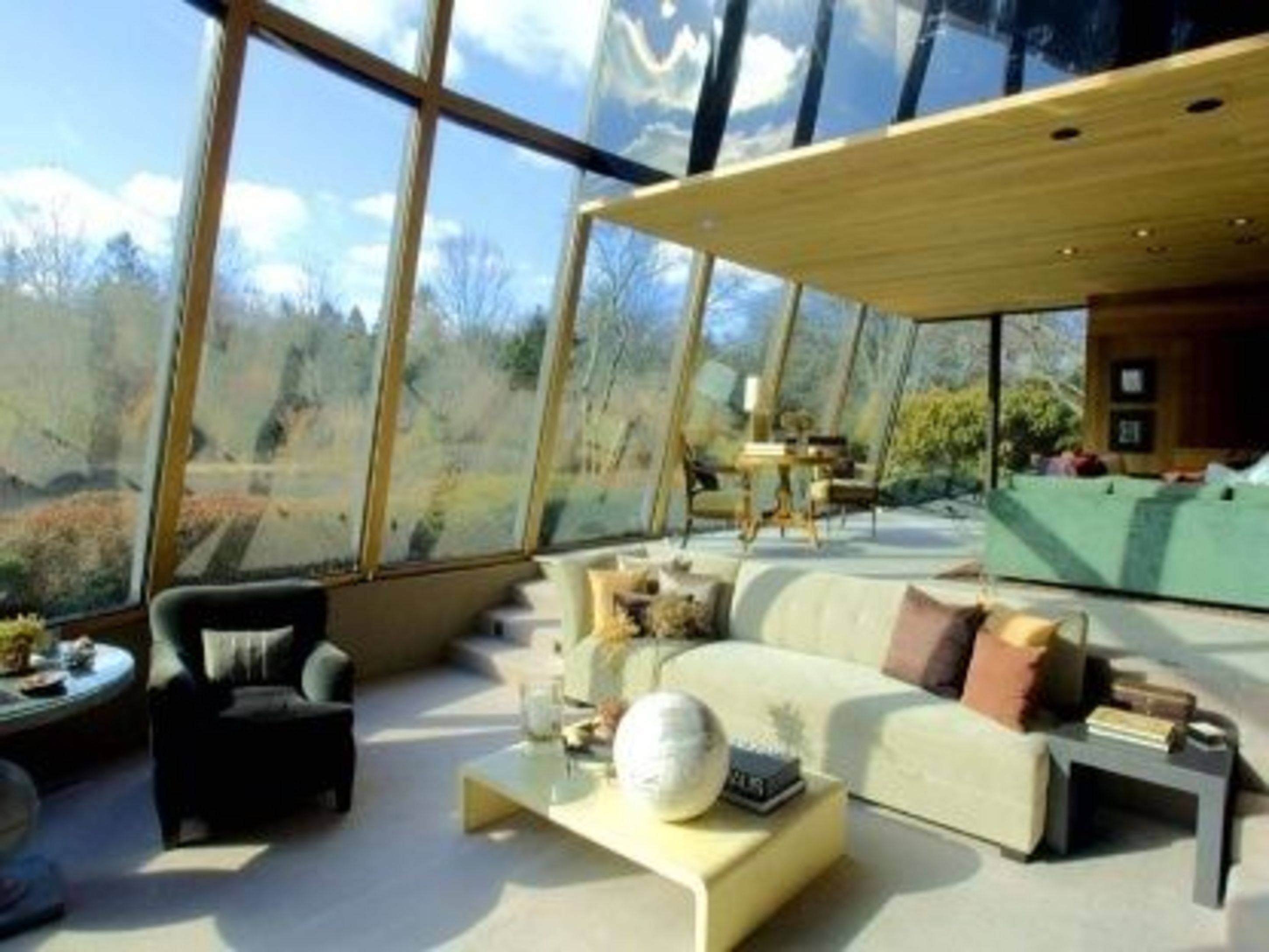 East Hampton Contemporary South of Highway