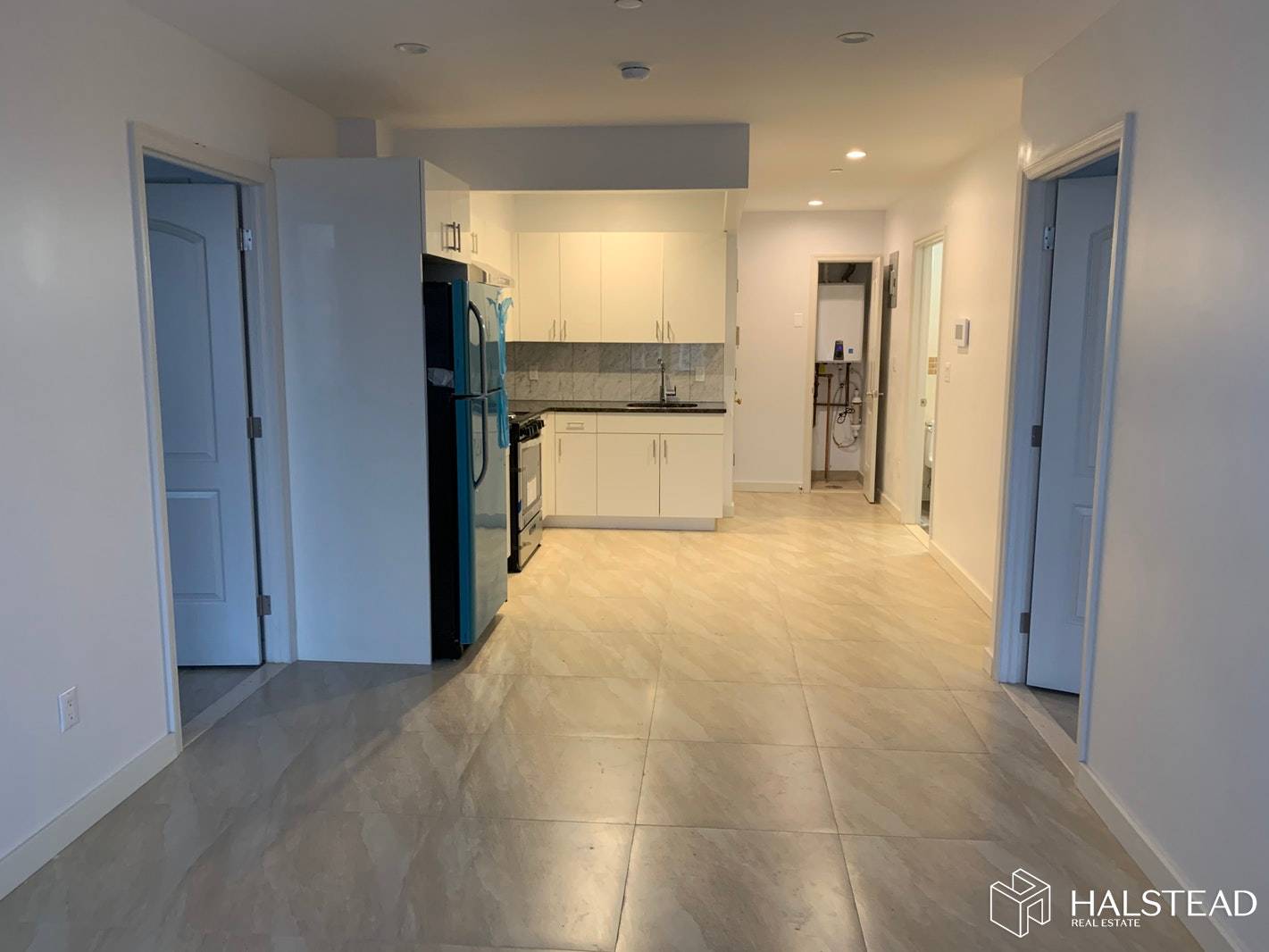 Brand new 2 bedroom 2 bathroom apartment with balcony in this new elevator condo building situated only 1 block away from Sunset Park.