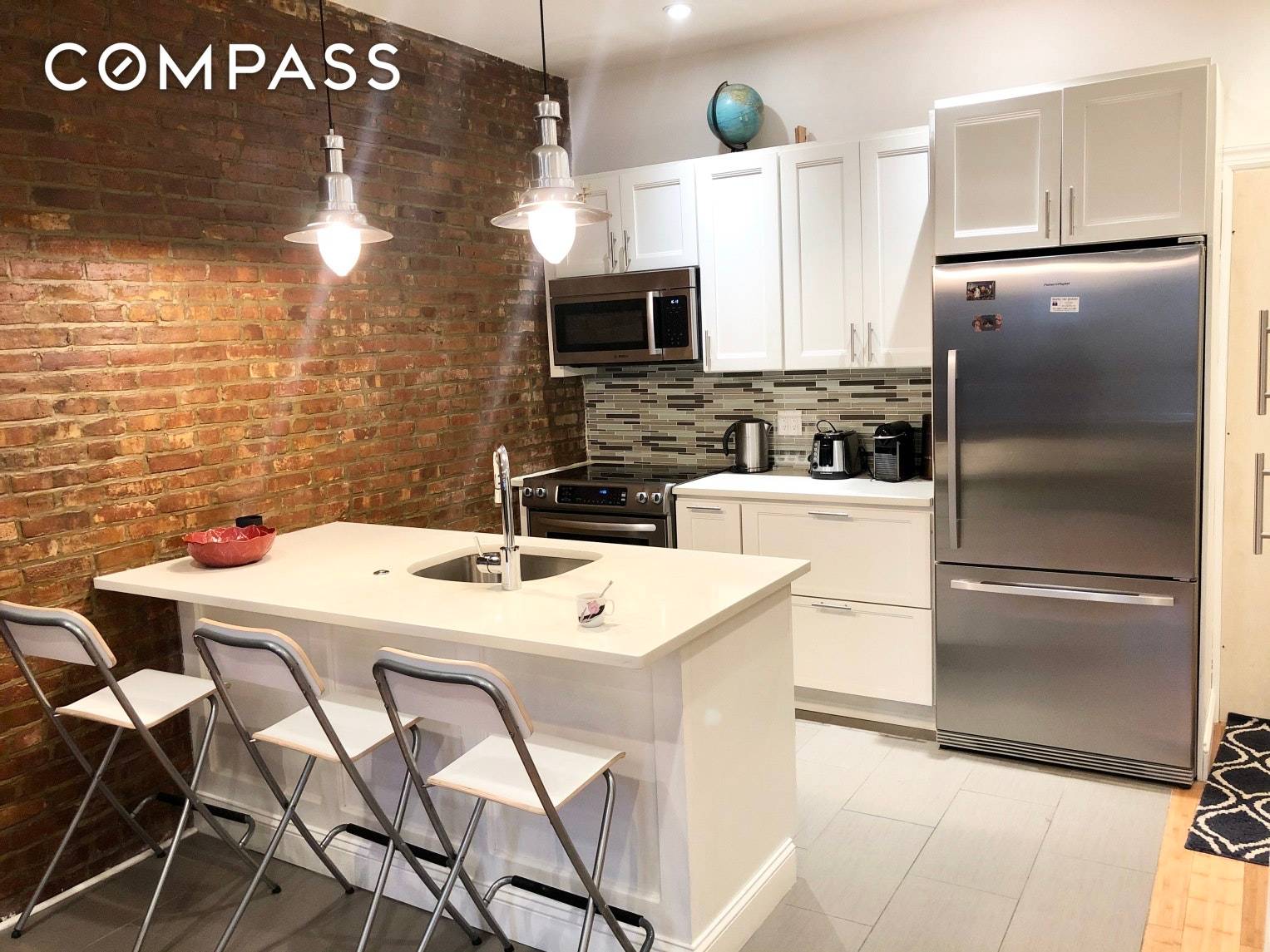 Stunning 1br Fully Furnished in one of the most elegant Brownstone blocks of Long Island City.