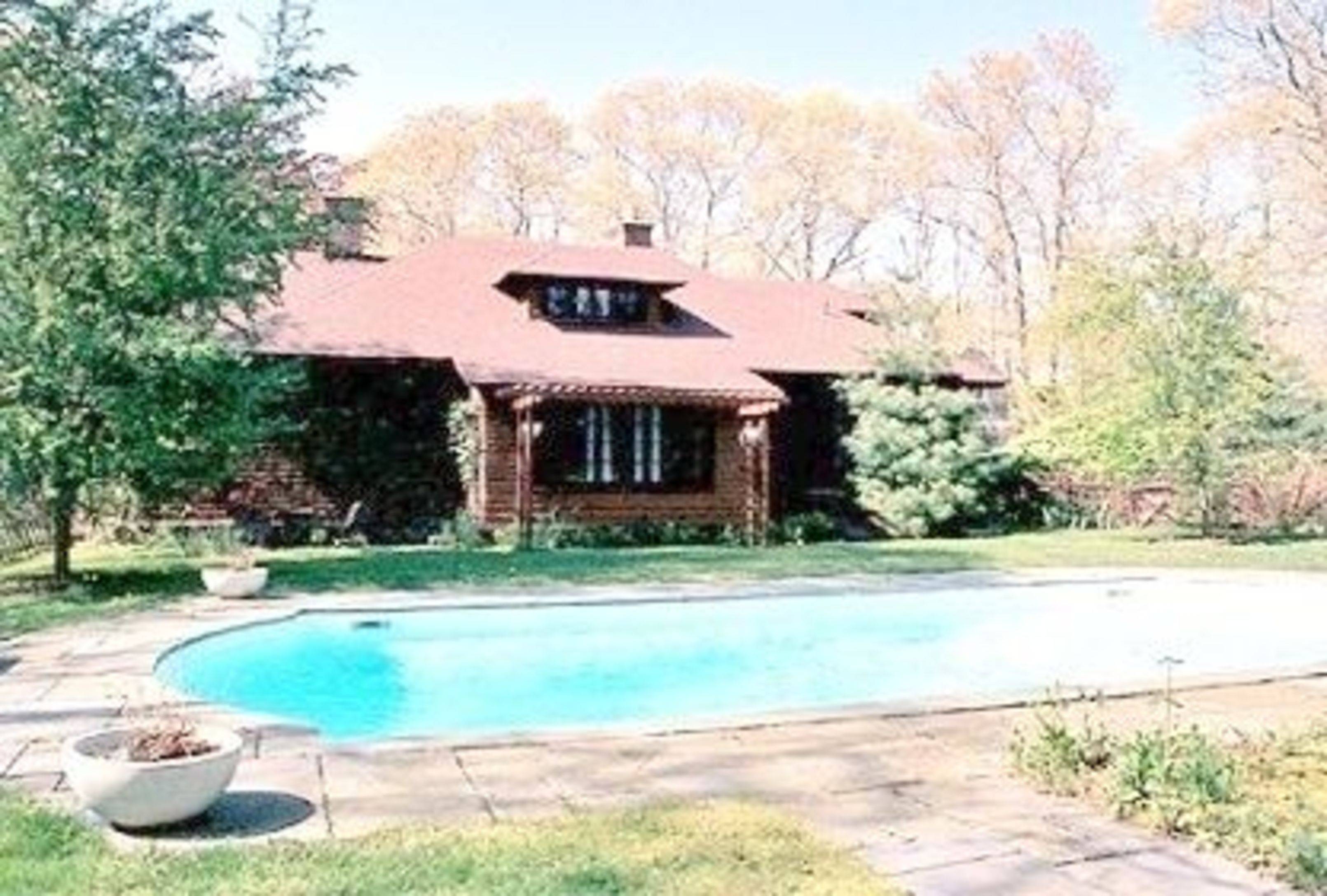 East Hampton South of the Highway- Pool- Near Georgica Beach!