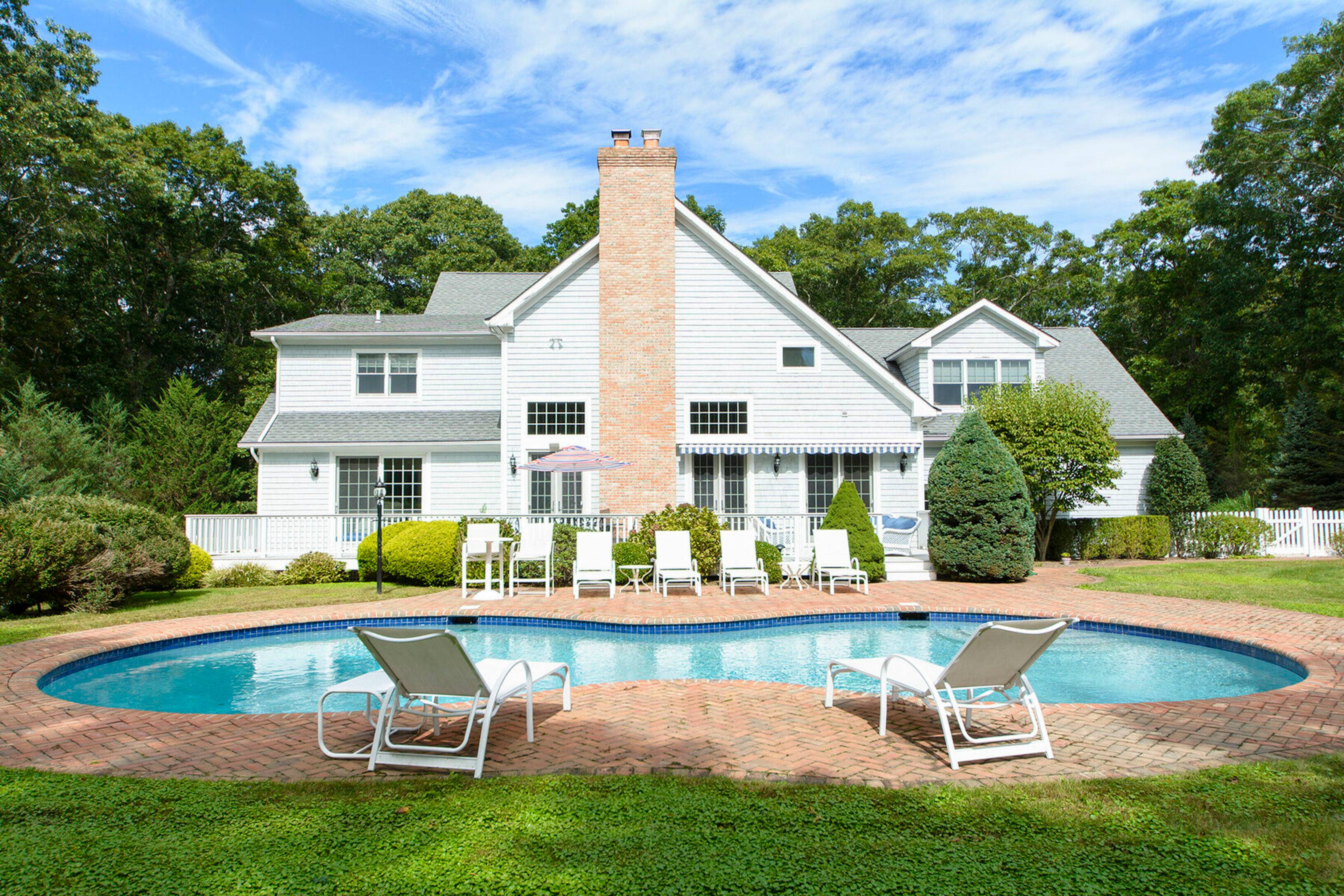 Southampton 5 Br 3+bath Pool Close to Village and Beaches