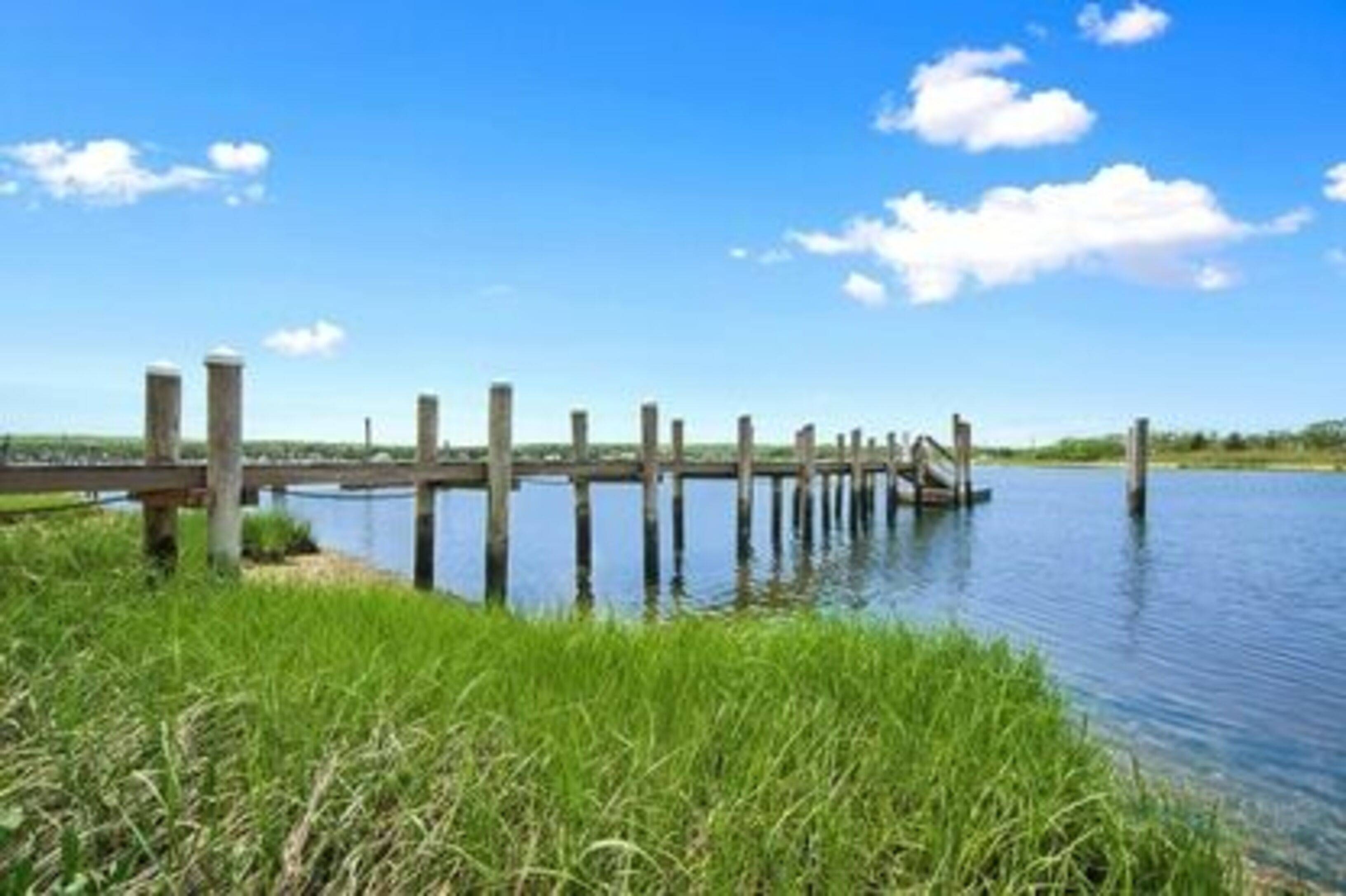 4 Bedroom Sag Harbor With Dockage for a Large Boat!
