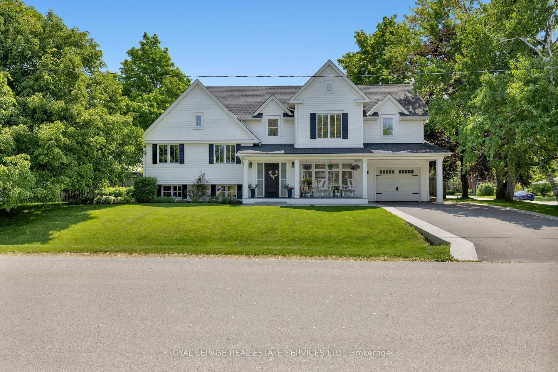 West Oakville Beckons ! Nestled in a sought after enclave surrounding Seabrook Park, this beautifully renovated 2019 4 bedroom family home sits on a private, premium corner lot, offering both ...