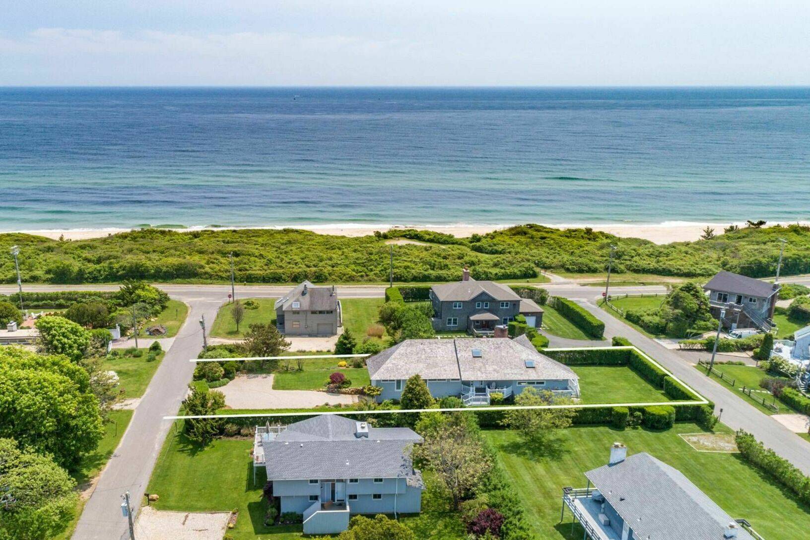 Stunning Montauk Beach House with Ocean View!