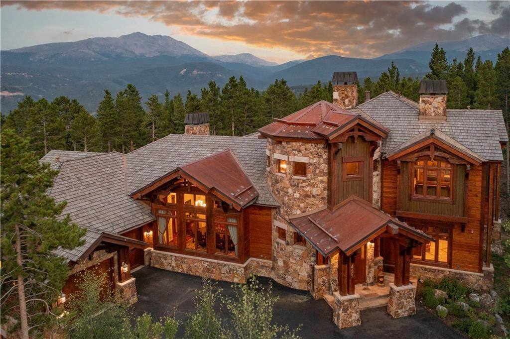 A timeless slope side residence on Peak 8.