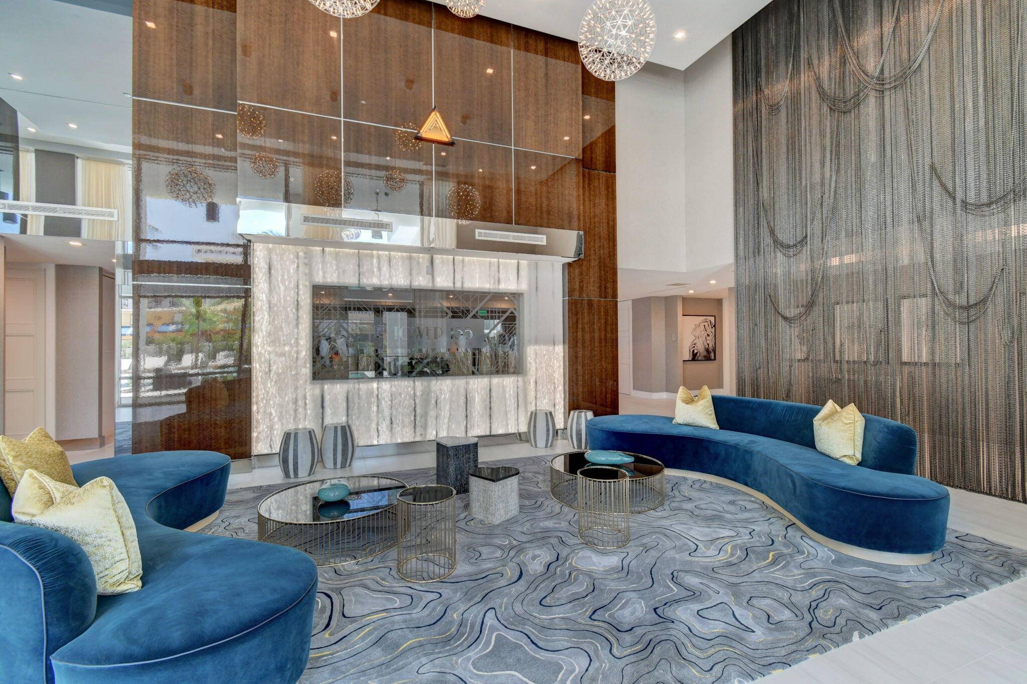 REDUCED PRICE Welcome to Tower 155 ; in Downtown Boca Raton.