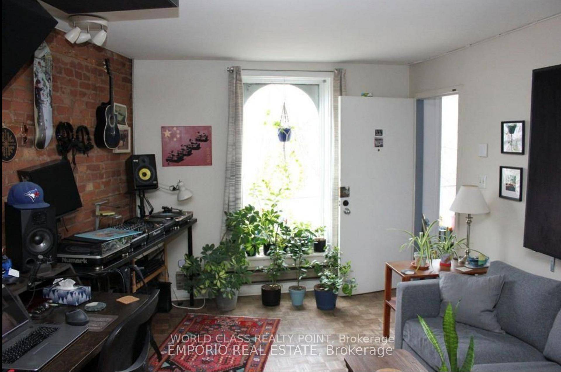 Fantastic opportunity to rent a spacious 1 bedroom, open concept unit, located in the heart of the vibrant Corktown Downtown East neighbourhood of Toronto.