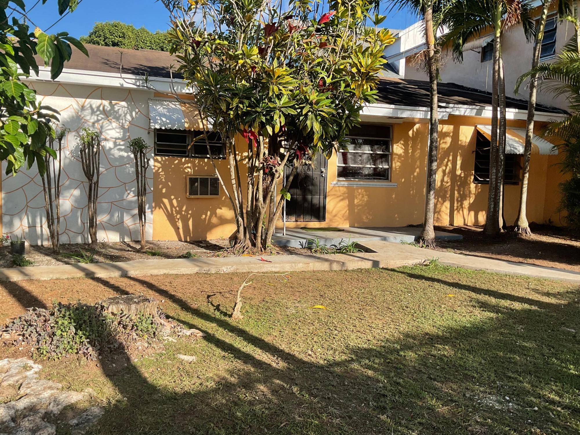 WINSTON STREET Fourplex New-Providence