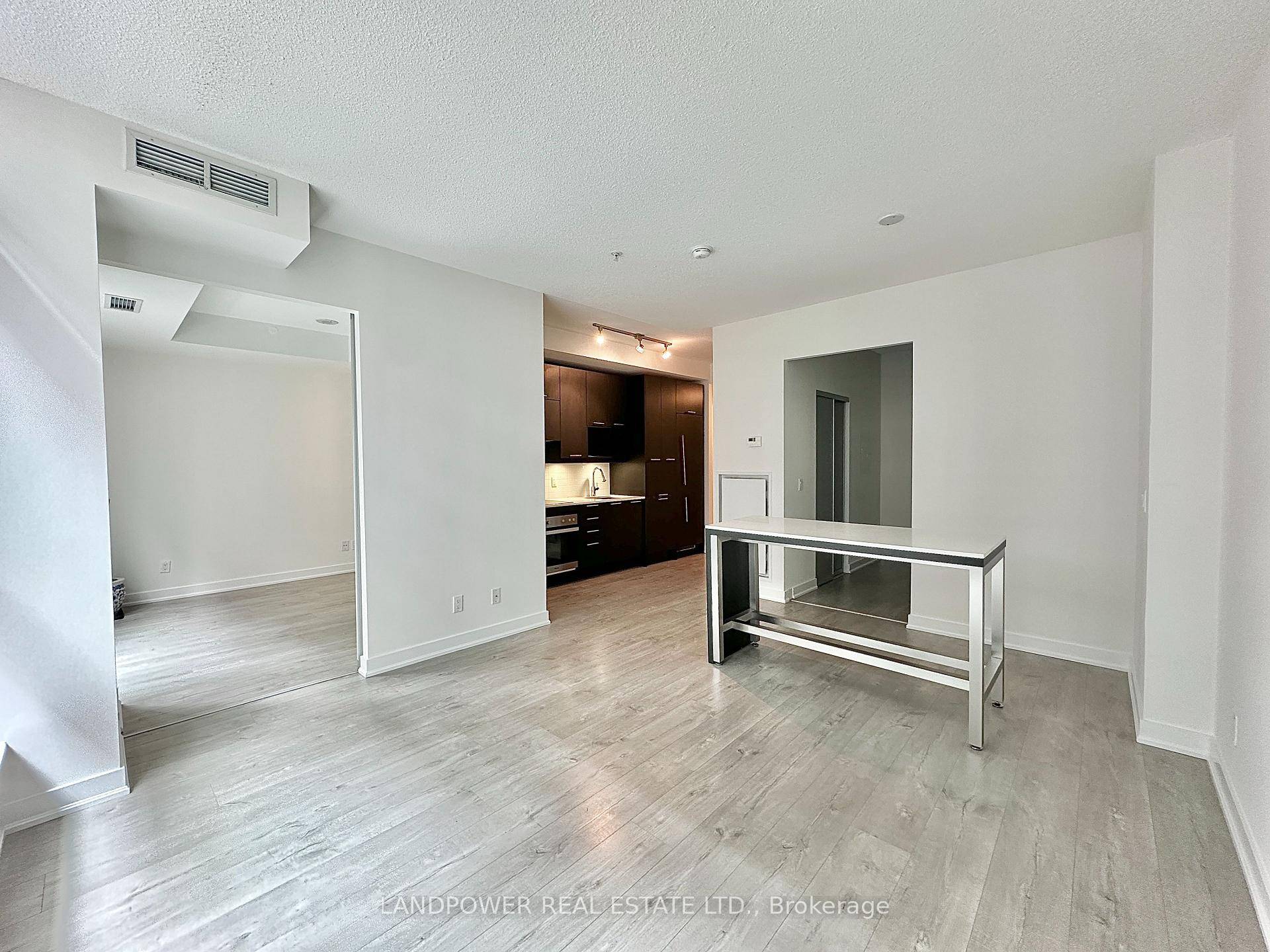 Spacious 2 Den Unit At Studio 2 By Aspen Ridge In The Heart Of Entertainment District.