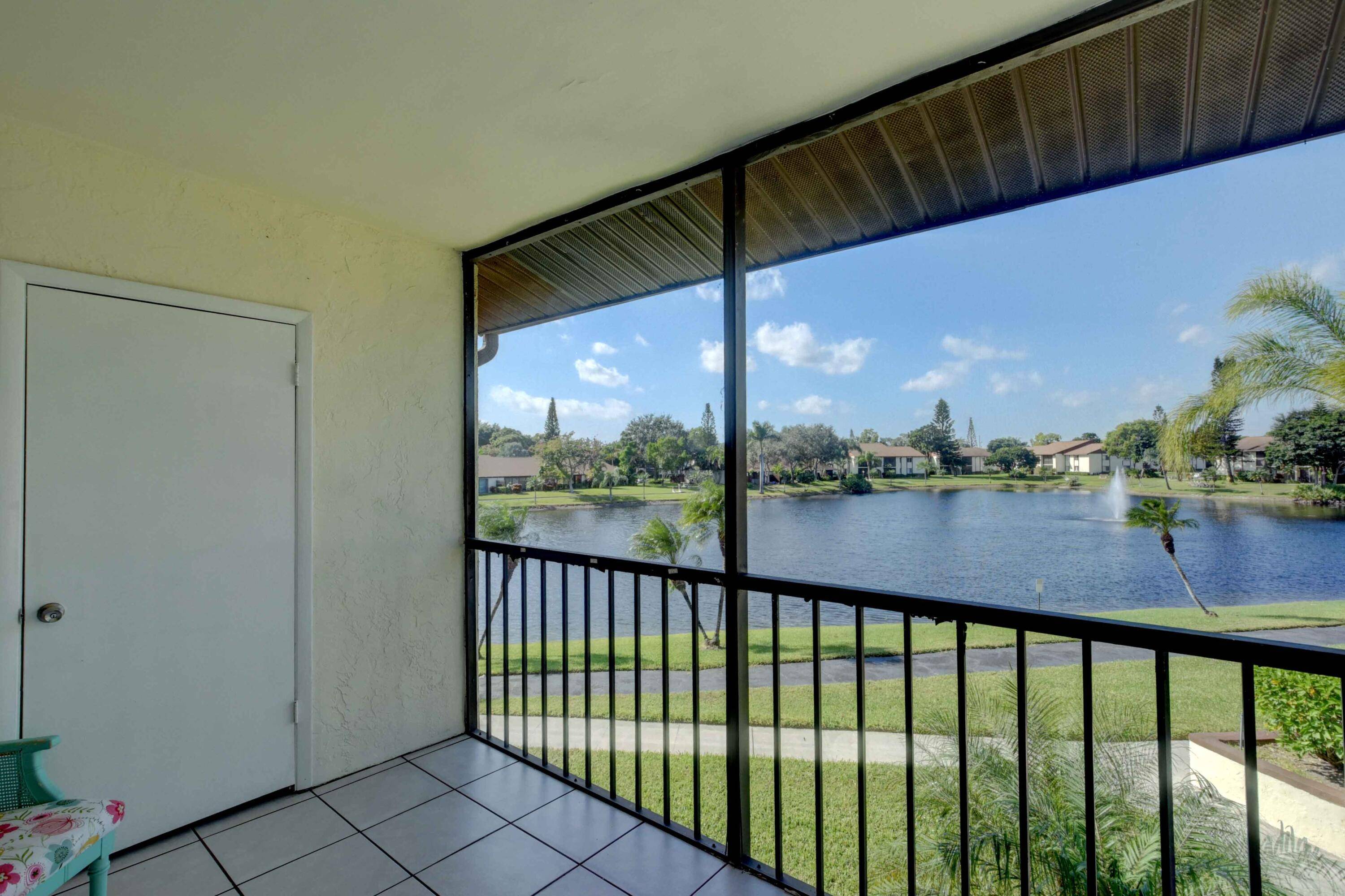 Charming unit overlooking the lake, close to the Club House, the pool and the entrance to the gated community.